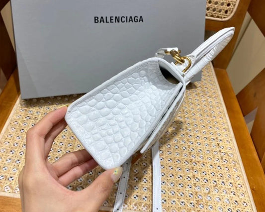 Compact Hourglass-Shaped Bag – White Croc Leather – Gold Tone